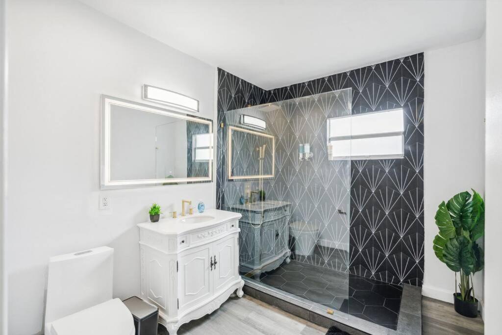 New! Havana Nights Villa ! Walk To Calle Ocho! Miami Buitenkant foto
